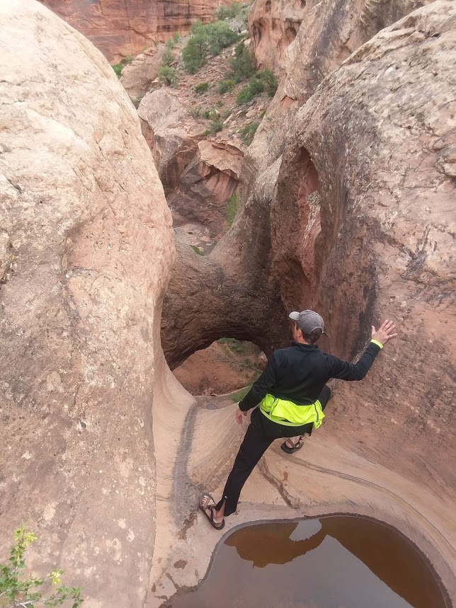 Dolores via San Miguel - Peering down Waterfall Arch