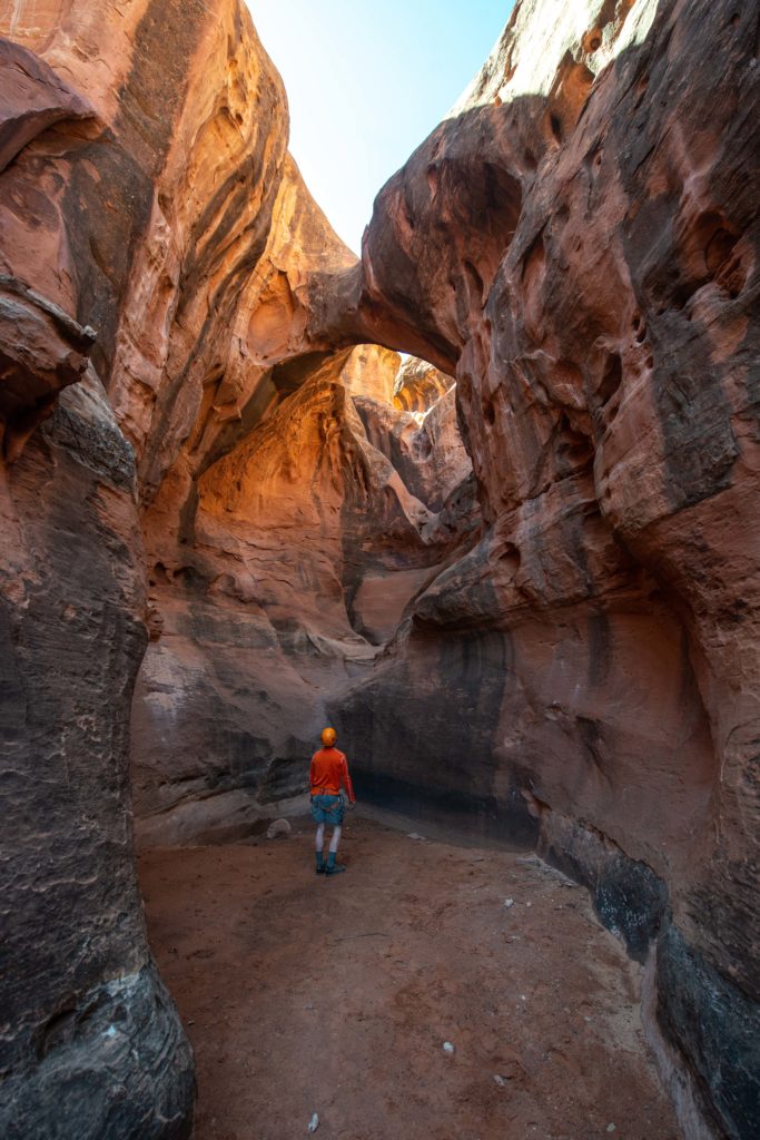 natural arch slot canyon canyoneering